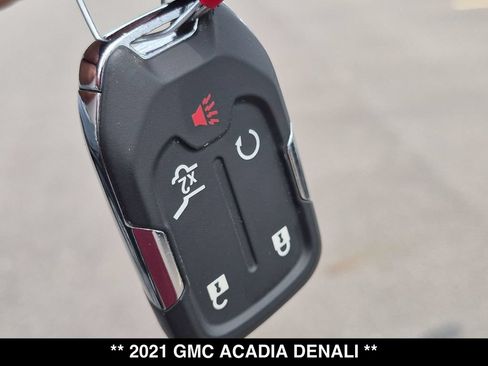 Used 2021 GMC Acadia Denali w/ Denali Ultimate Package AWD/4WD image 28