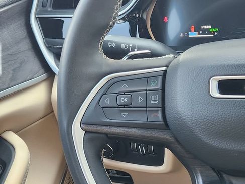 Certified 2022 Jeep Grand Cherokee Limited 4xe w/ Luxury Tech Group II AWD/4WD image 27