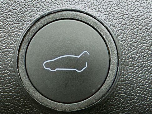 Used 2023 Tesla Model 3 Standard Range image 28