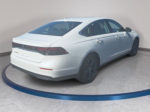 Used 2023 Honda Accord EX image 5