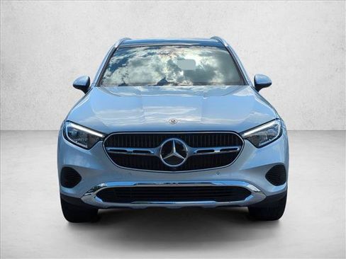 Used 2024 Mercedes-Benz GLC 300 4MATIC image 2