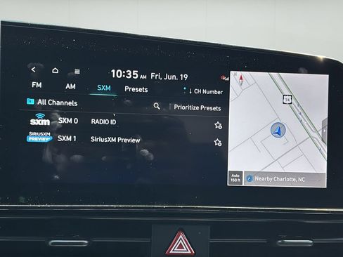 Certified 2025 Hyundai Elantra SEL FWD image 30
