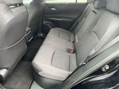 Used 2023 Toyota Venza LE image 27