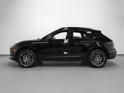 Certified 2026 Porsche Macan AWD/4WD image 2