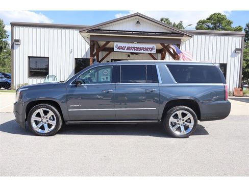 Used 2020 GMC Yukon XL Denali w/ Denali Premium Package AWD/4WD image 2