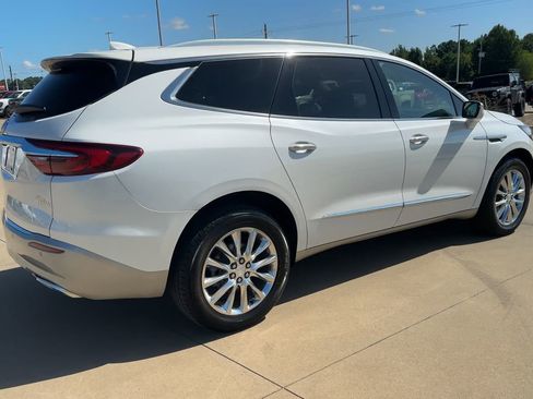 Used 2021 Buick Enclave Premium w/ Sun and Sites Package image 9