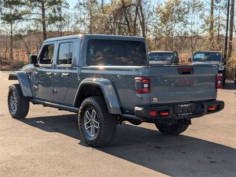 New 2025 Jeep Gladiator Mojave image 5