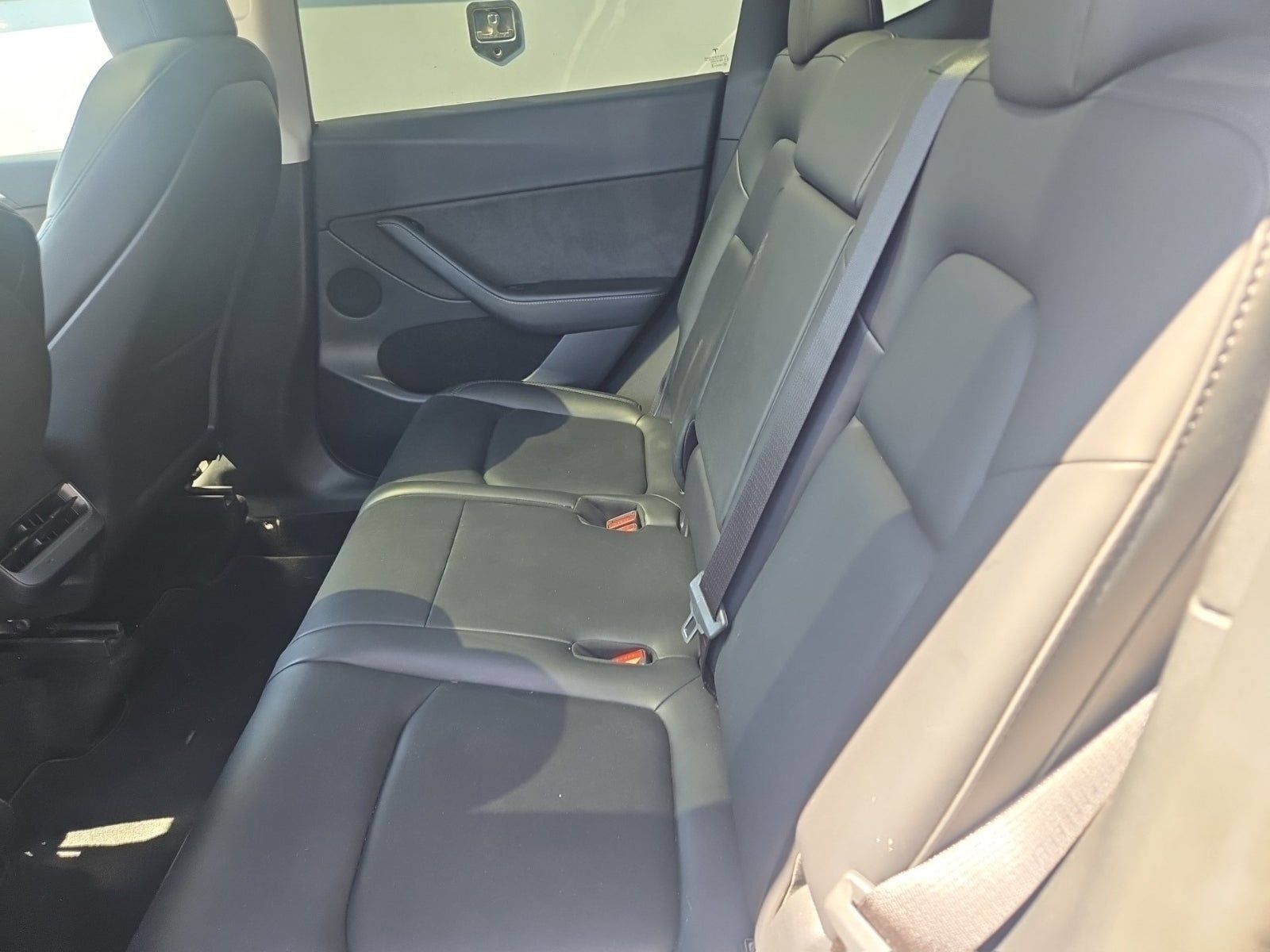 Used 2023 Tesla Model Y Long Range AWD/4WD image 3