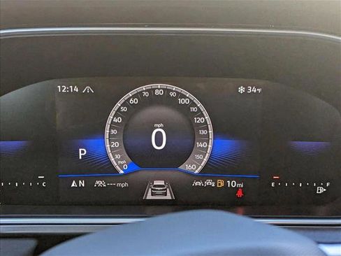 New 2025 Volkswagen Taos SE image 11