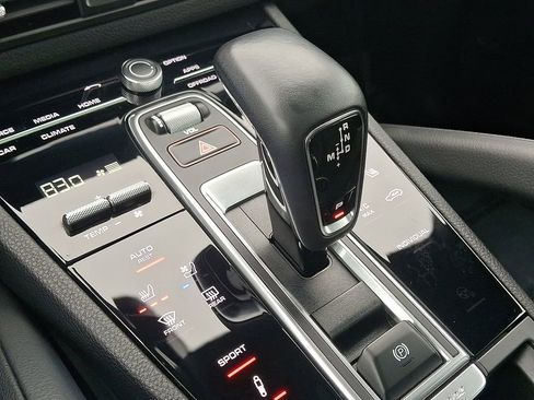 Used 2023 Porsche Cayenne S image 18