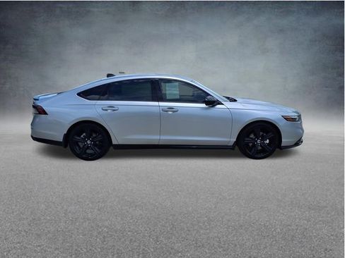 Used 2023 Honda Accord Sport image 9