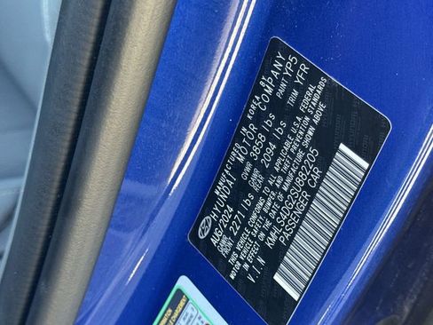 Used 2025 Hyundai Elantra SEL image 36