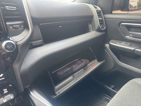 Used 2021 RAM 1500 Big Horn AWD/4WD image 39