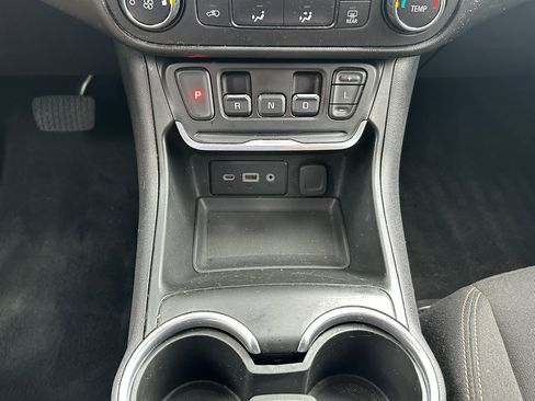 Used 2020 GMC Terrain SLE image 23