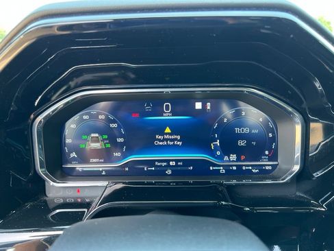 Used 2023 Chevrolet Silverado 1500 High Country w/ Technology Package AWD/4WD image 7