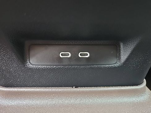 Used 2025 Mercedes-Benz E 350 4MATIC Sedan image 48
