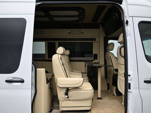 Used 2020 Mercedes-Benz Sprinter 2500 image 17