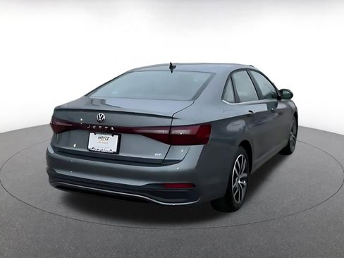 Used 2025 Volkswagen Jetta SE image 12