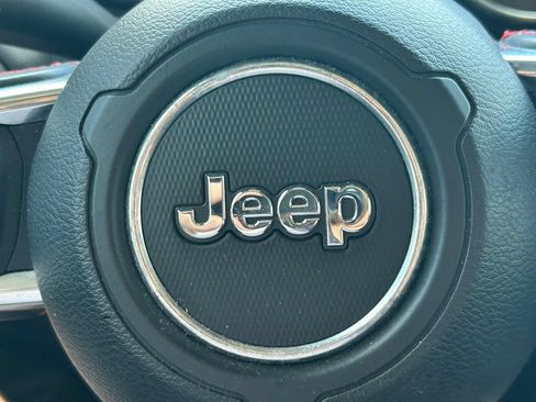 Used 2019 Jeep Wrangler Unlimited Rubicon AWD/4WD image 35