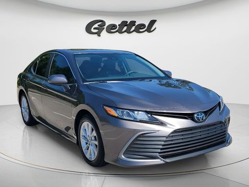Certified 2023 Toyota Camry LE image 3