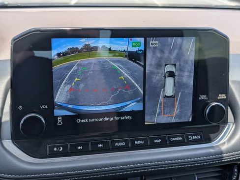 Used 2023 Nissan Rogue Platinum w/ Platinum Premium Package FWD image 20