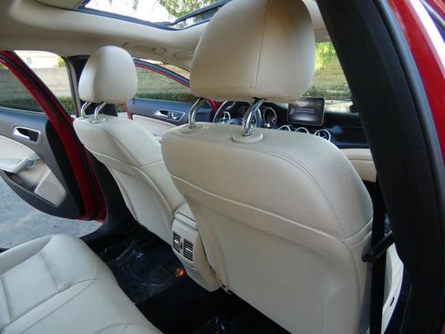 Used 2019 Mercedes-Benz GLA 250 image 41