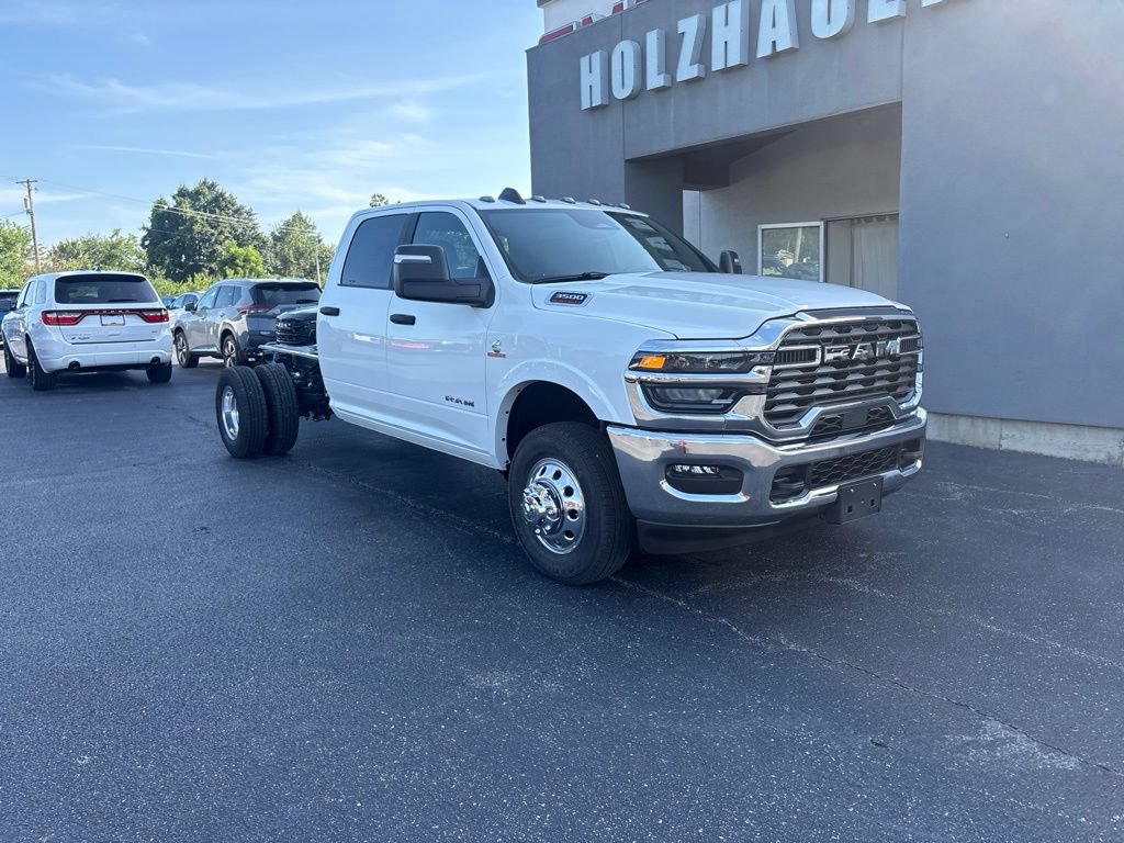 New 2026 RAM 3500 Big Horn AWD/4WD image 2