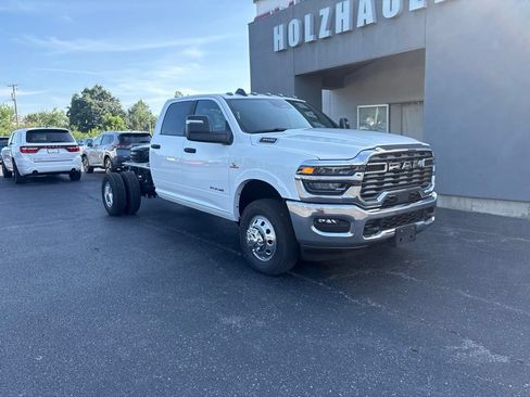 New 2026 RAM 3500 Tradesman AWD/4WD image 2