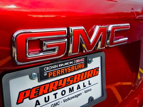 New 2026 GMC Terrain Elevation w/ LPO, Floor Liner Package image 32