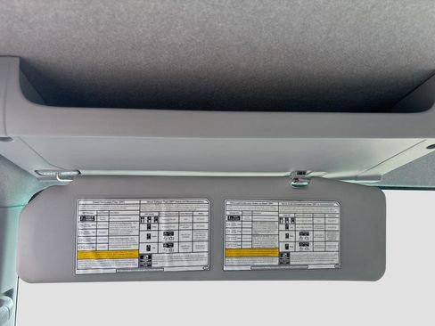 Used 2019 Isuzu NQR RWD image 32
