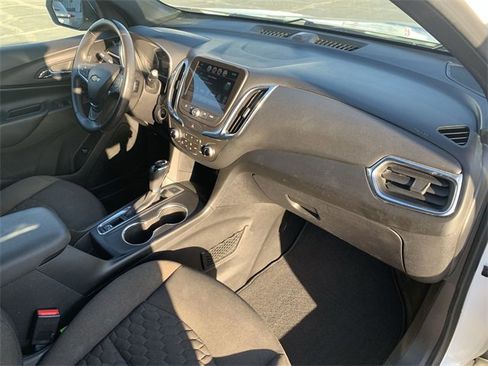 Used 2018 Chevrolet Equinox LT image 28