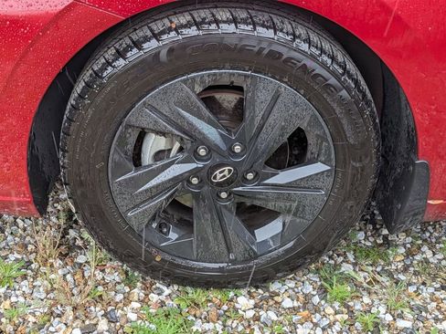 Certified 2023 Hyundai Elantra SEL image 3