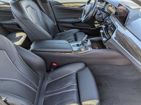 Used 2019 BMW 530e RWD image 22