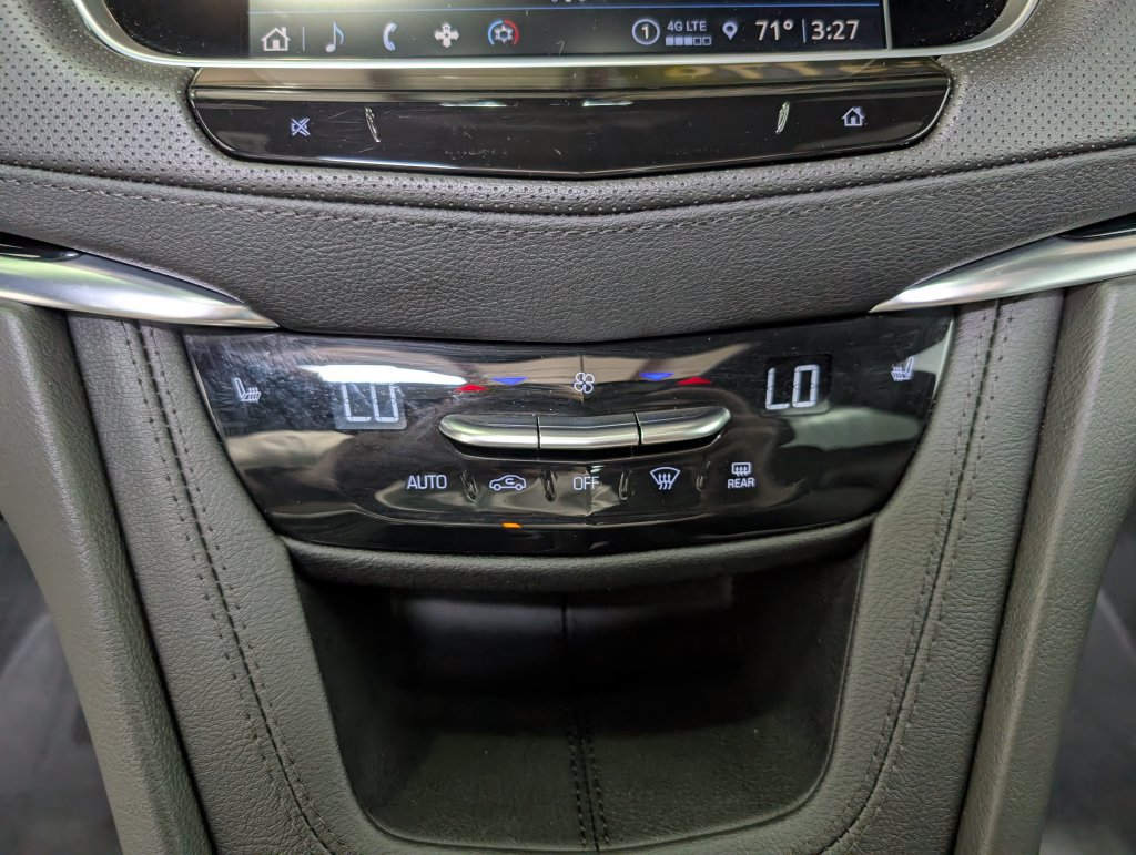 Used 2024 Cadillac XT6 Luxury w/ LPO, Floor Liner Package AWD/4WD image 22