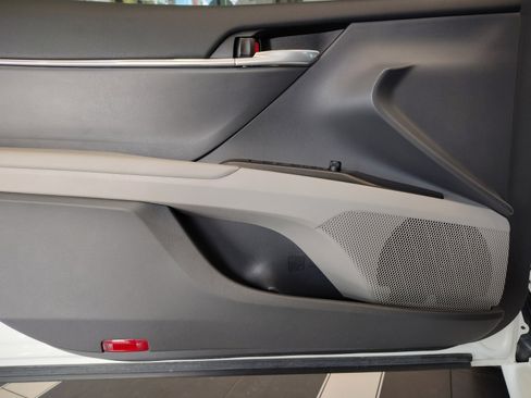 Used 2024 Toyota Camry LE w/ Convenience Package image 27