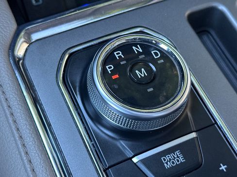 Used 2020 Ford Expedition XLT w/ Equipment Group 202A image 24