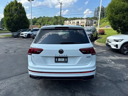 Used 2022 Volkswagen Tiguan SE R-Line AWD/4WD image 4