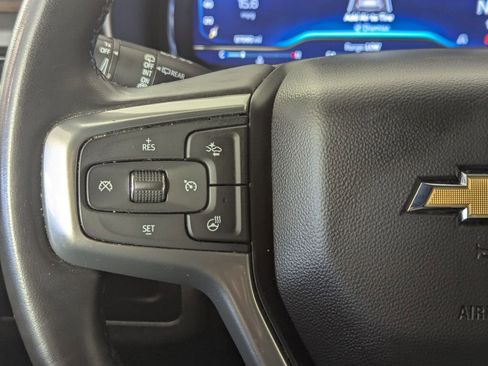 Used 2023 Chevrolet Suburban Premier image 17