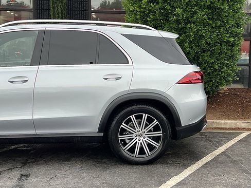 Used 2025 Mercedes-Benz GLE 350 4MATIC w/ Winter Package image 11