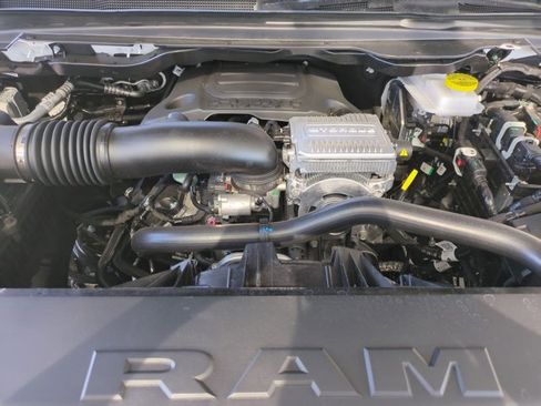 New 2026 RAM 1500 Laramie AWD/4WD image 17