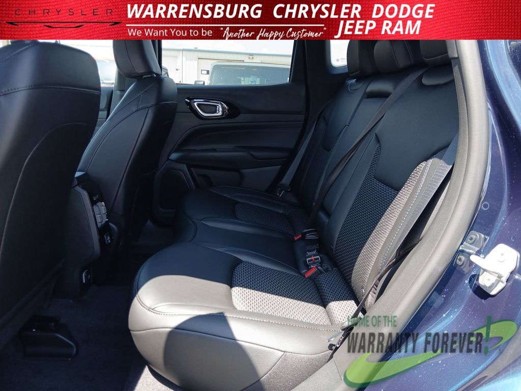 New 2026 Jeep Compass Latitude AWD/4WD image 14