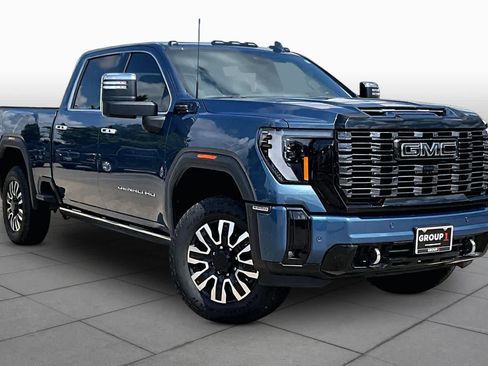 Used 2025 GMC Sierra 2500 Denali Ultimate AWD/4WD image 3