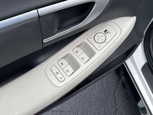 Used 2025 Hyundai Sonata SEL FWD image 10