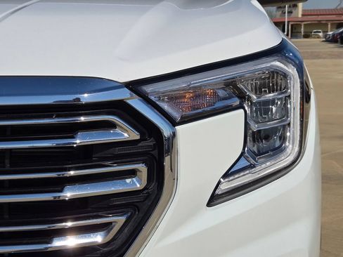 Used 2024 GMC Terrain SLT AWD/4WD image 32
