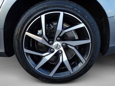 Used 2019 Volvo S60 T6 Momentum w/ Multimedia Package AWD/4WD image 7