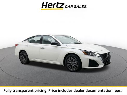 Used 2025 Nissan Altima 2.5 SV FWD image 1