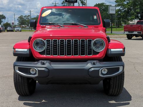 Used 2025 Jeep Wrangler Unlimited Sahara w/ Safety Group AWD/4WD image 9