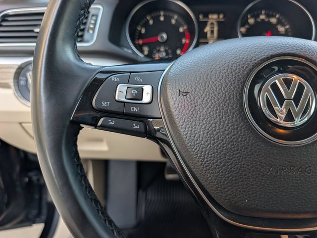 Used 2018 Volkswagen Passat 2.0T SE FWD image 13