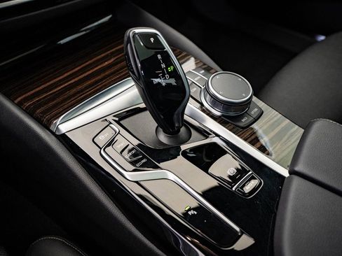 Used 2021 BMW 540i xDrive w/ Premium Package image 30