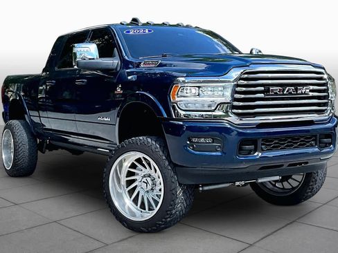 Used 2024 RAM 2500 Limited w/ Safety Group AWD/4WD image 3